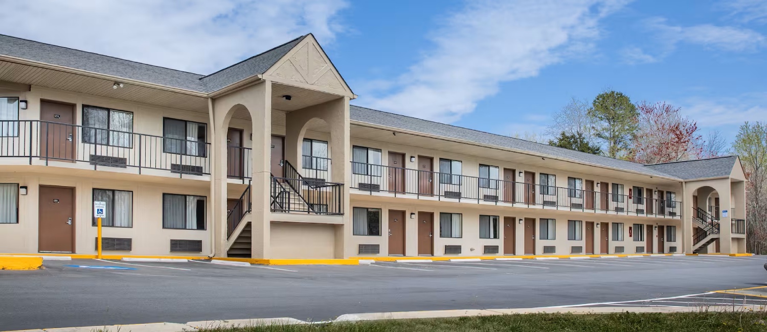 WELCOME TO SUPER 8 BY WYNDHAM BURLINGTON
